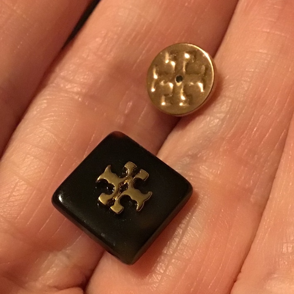 Tory Burch single tortoise raised logo stud